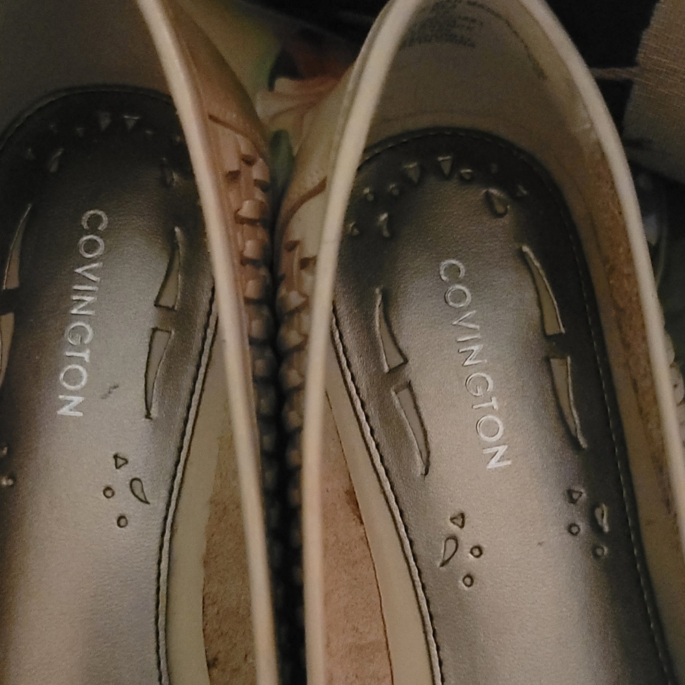 Flat shoes